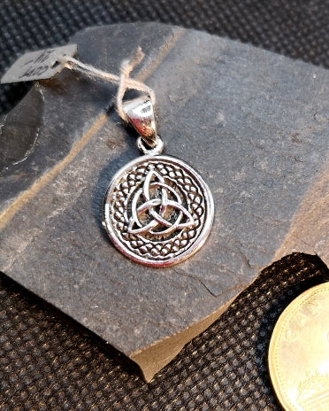 Sterling silver round Celtic pendant, trinity knot
